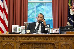 Меркель обвинила Обаму в прослушке ее мобильного