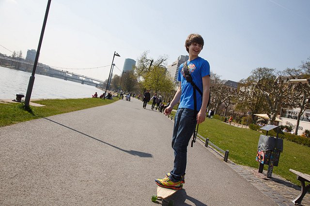 В Ельцин-центре разъяснили правила для скейтеров и велосипедистов