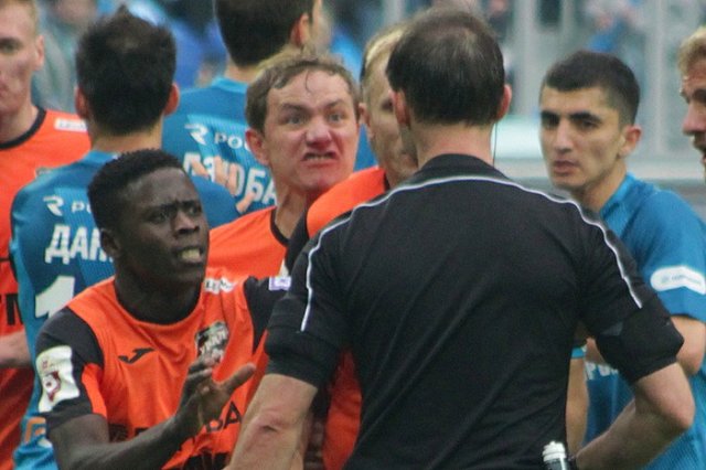 «Урал» оштрафован на 100 тыс. рублей, Павлюченко дисквалифицирован