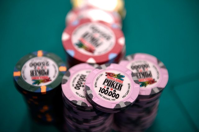 Сбербанк выпустил коллекционную монету для любителей «крутить рулетку»