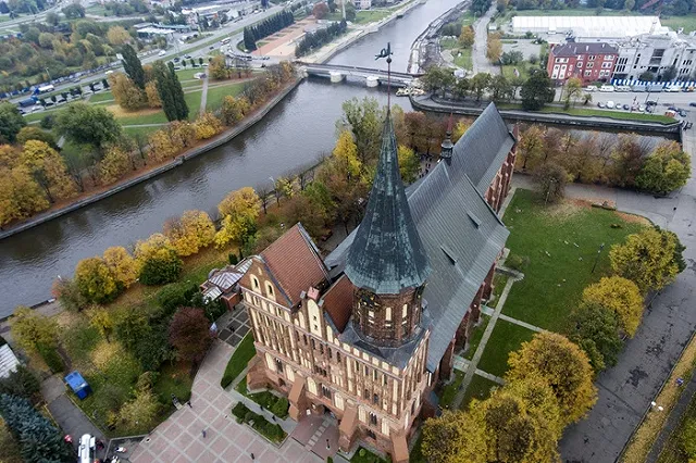 Мэр Калининграда заподозрил жителей в слишком активных молитвах