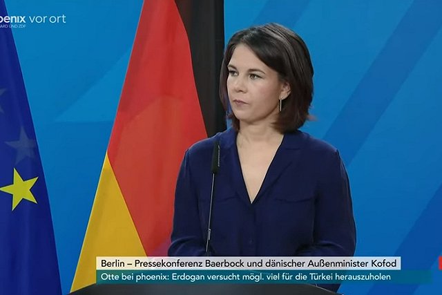 Бербок возложила на Путина ответственность за рост цен