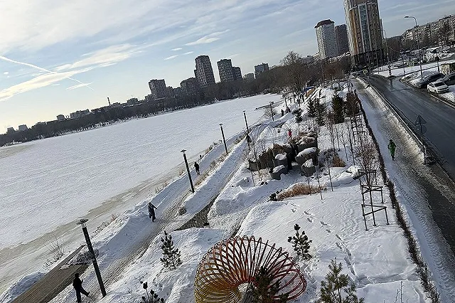 Набережную Исети и Ольховки закроют для прохода пешеходов с 1 апреля