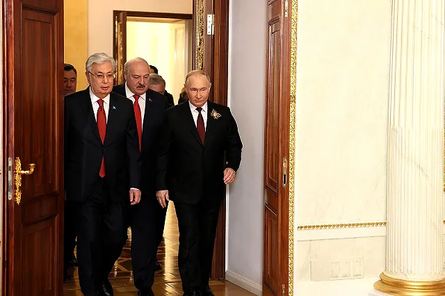 На параде Победы в Москве 9 мая ожидается лишь один из глав стран СНГ