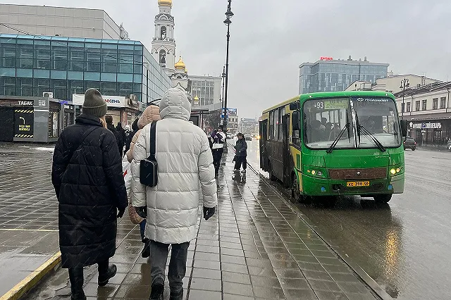В Академическом шесть автобусов изменят свой маршрут