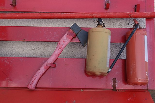 В Екатеринбурге охранник парковки едва не сгорел на рабочем месте