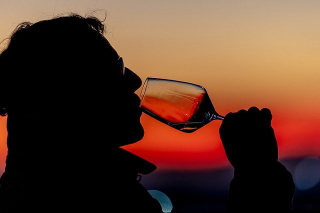 Репродуктивную функцию мужчин способен улучшить алкоголь (но не весь)