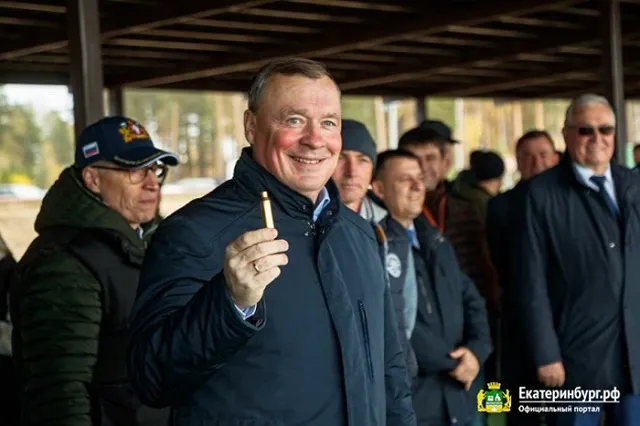 Власти Екатеринбурга объяснили, почему не намерены отказываться от новогодних трат