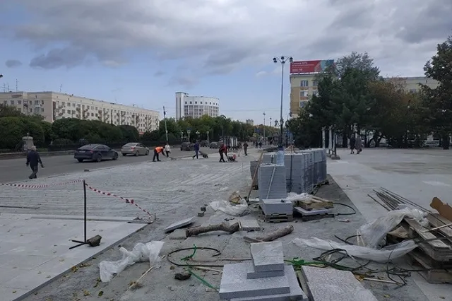 Пешеходы Екатеринбурга сделали выбор между плиткой и асфальтом