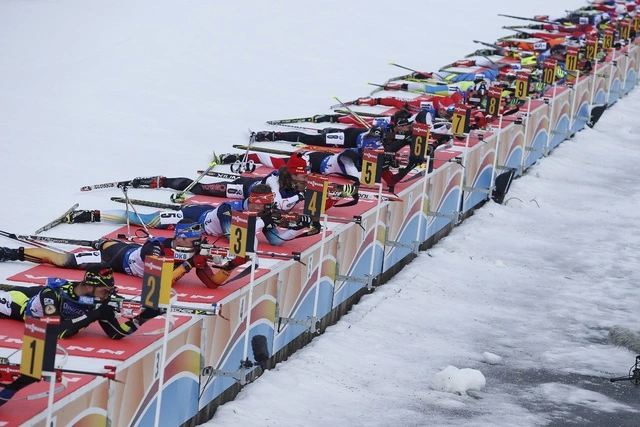 Российские биатлонисты стали третьими в эстафете на Кубке мира