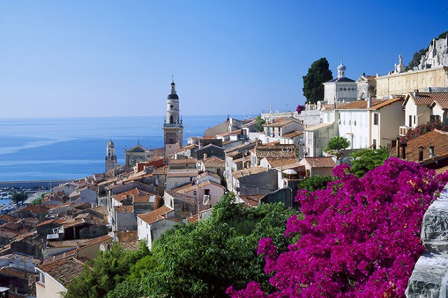 Франция решила выдавать россиянам визы за два дня