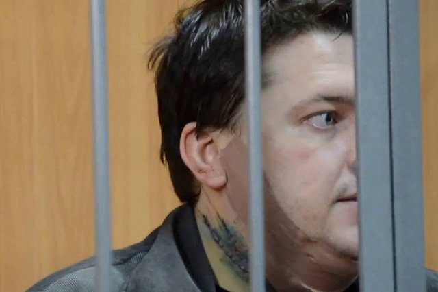 Сотруднику ФСБ, зарезавшему жену и ребенка, тайно продлили арест в Нижнем Тагиле