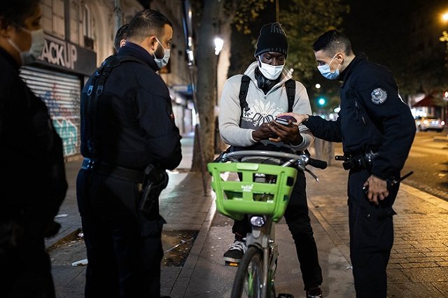 Парижанин разогнал машину до 249 км/ч, чтобы успеть домой до начала комендантского часа