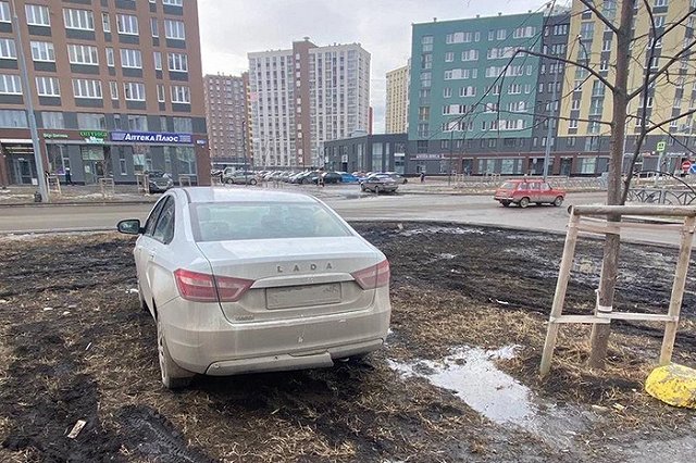 В Академическом решили начать активную борьбу с автохамами