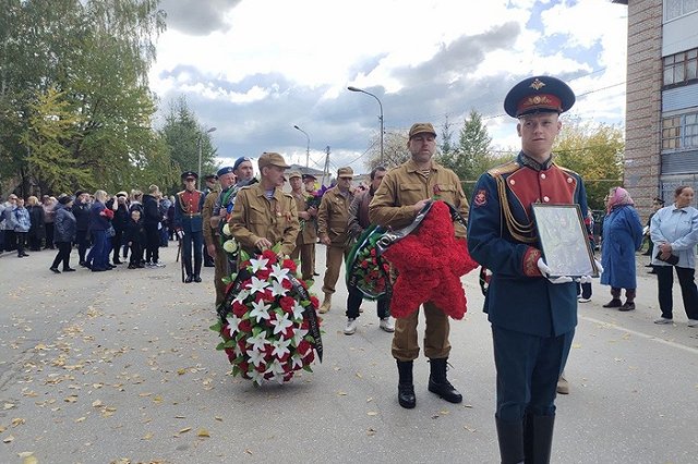 Под Екатеринбургом похоронили добровольца, погибшего во время спецоперации два месяца назад