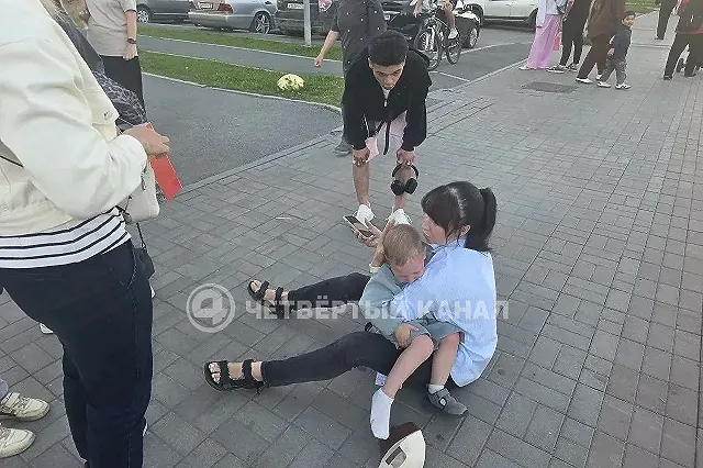 В Екатеринбурге самокатчик сбил трехлетнего ребенка, а после придавил