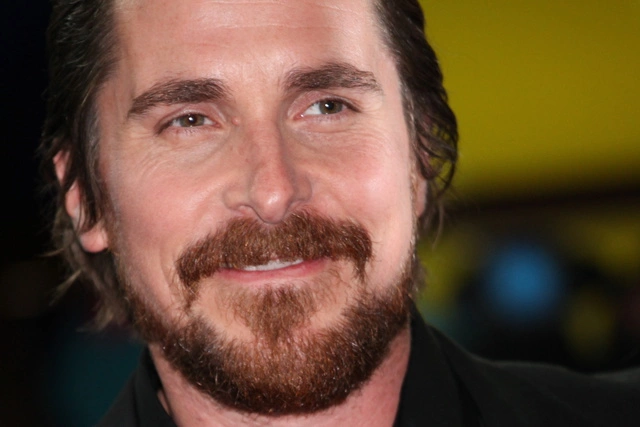 Стива Джобса в новом фильме сыграет Кристиан Бейл