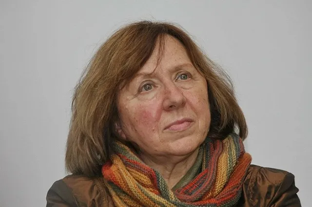 Нобелевскую премию по литературе присудили Светлане Алексиевич