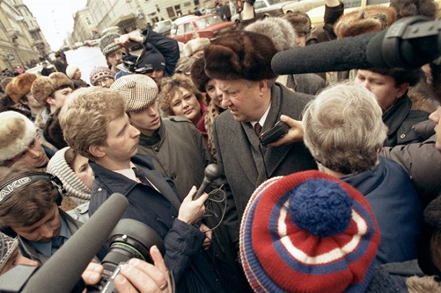 Накануне 87-летия Ельцина взорвался дом, где он родился