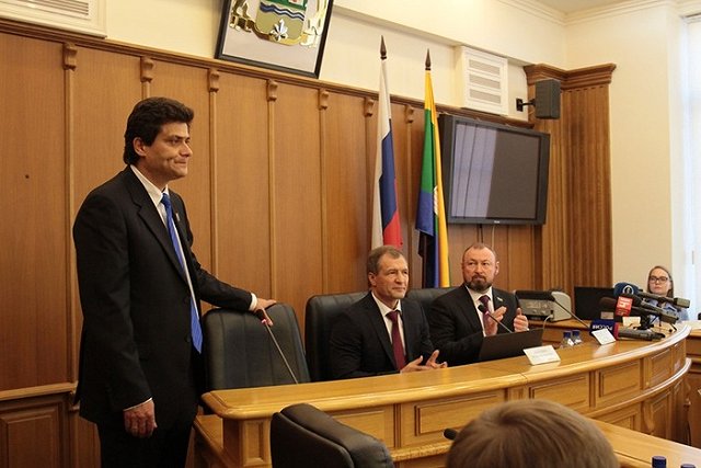 Екатеринбургские депутаты приняли скандальный бюджет-2020 за десять минут