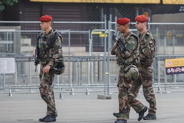 Франция намерена просить Москву принять обратно чеченских беженцев-радикалов