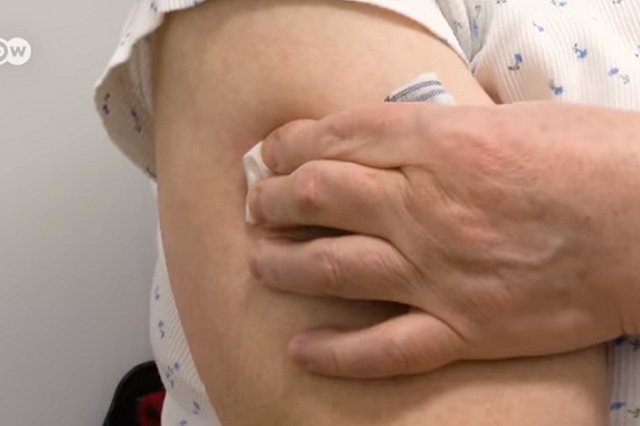 Daily Mail — о вакцине AstraZeneca: Образование тромба «после вакцинации» не значит «из-за нее»