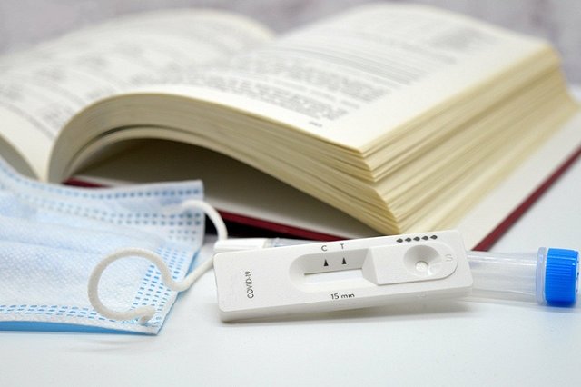 Большинство россиян перенесут «омикрон» в ближайшее время