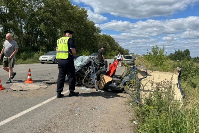 Стало известно, кто стал случайной жертвой страшного ДТП в Каменске-Уральском, которое устроил пьяный лихач