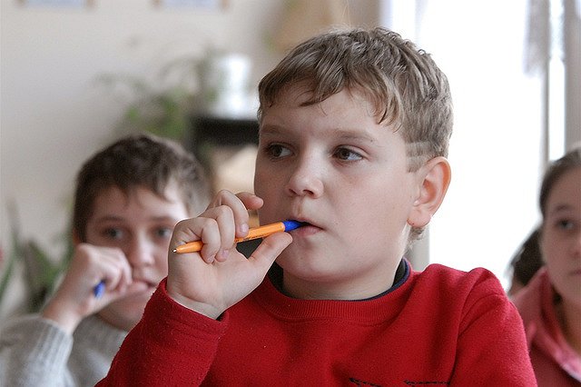 В Екатеринбурге семиклассницу ударили стулом по лицу