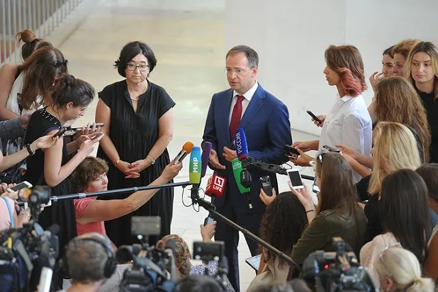 Мединский охарактеризовал заявление о лишении его докторской степени как донос