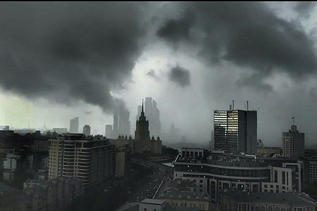 Финальный аккорд капризного июня: Москву накрыл библейский ливень