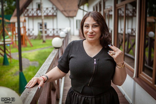 Участница «Дом-2» обманула пожилую чету екатеринбуржцев на бешеные деньги