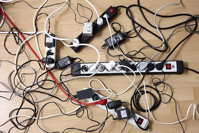 Россияне возмутились возвращению алюминиевой проводки ради «спасения Дерипаски»