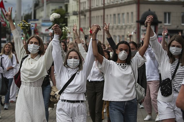 В Минске с утра протестующие выстраиваются в «цепи солидарности»