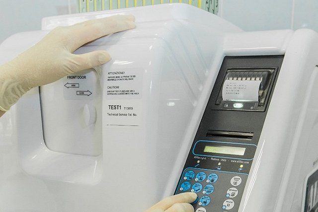 Лаборатория «РЖД-Медицины» получила право выдавать окончательные заключения по тестам на COVID-19