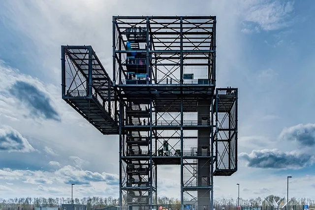 Трех школьников обвинили в терроризме из-за планов взорвать здание ФСБ в Minecraft