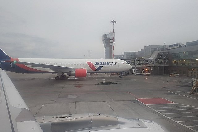 Росавиация запретила рейсы Utair и Azur air из Екатеринбурга за границу