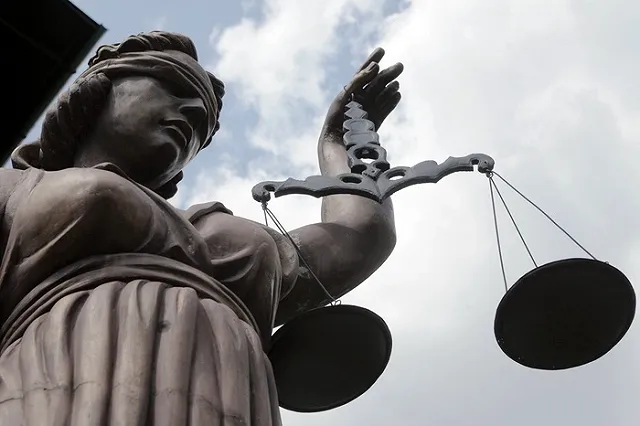 Суд освободил от наказания несовершеннолетнего, который в результате ДТП сломал ноги хореографу