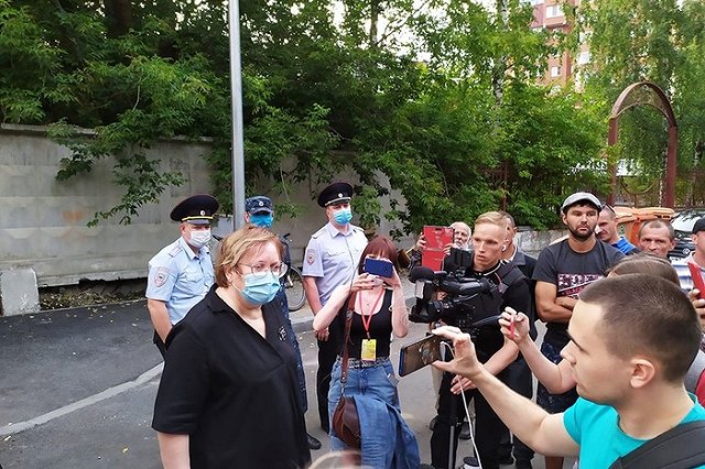 Мерзлякова просит прокуратуру дать оценку задержаниям в сквере
