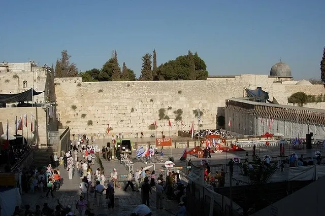 Президент Израиля привился от коронавируса вакциной Pfizer