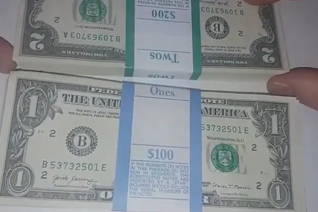 Россиянам со сбережениями в долларах дали совет