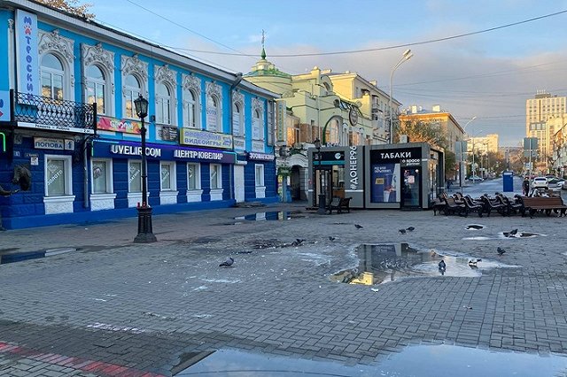 Льва с золотым достоинством в центре Екатеринбурга больше нет