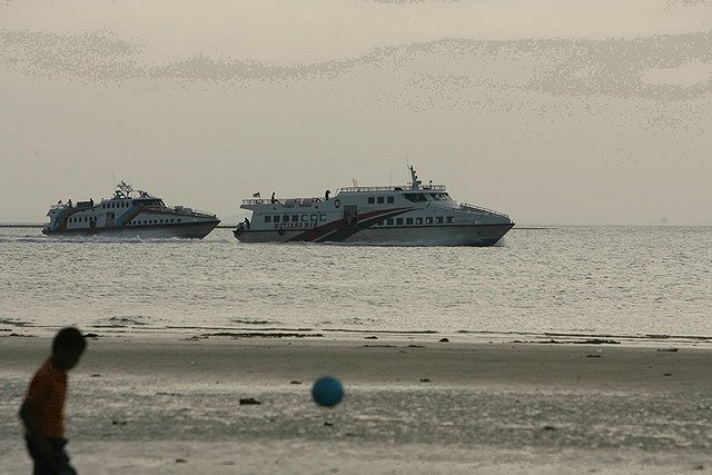В Индонезии пропало судно с 200 пассажирами