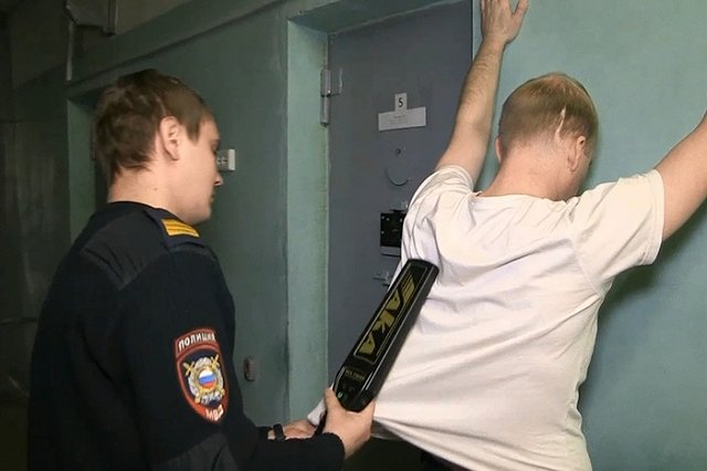 Полиция и ФСБ задержали «минера» торговой сети «Эльдорадо»