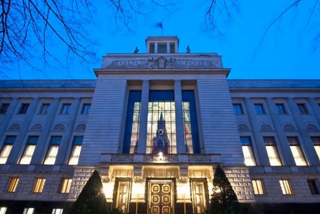 Spiegel: российского дипломата нашли мертвым у посольства в Берлине