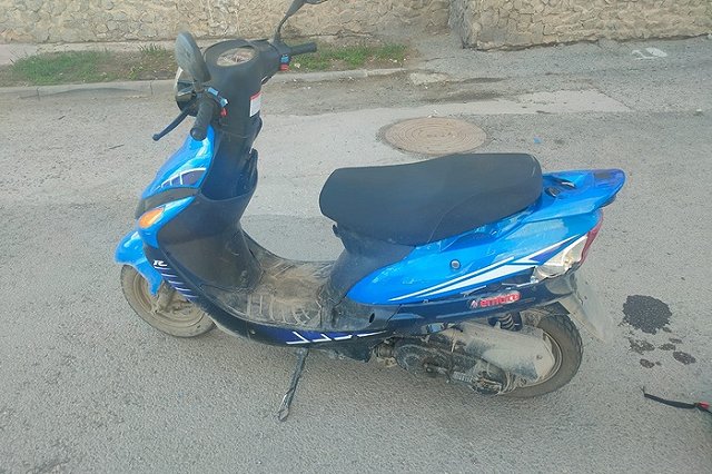 Водитель скутера сбил девочку во дворе на Сортировке