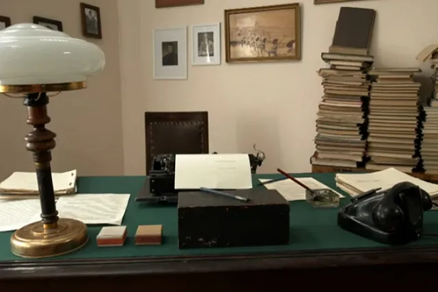 Союз писателей Украины потребовал закрыть музей Булгакова в Киеве