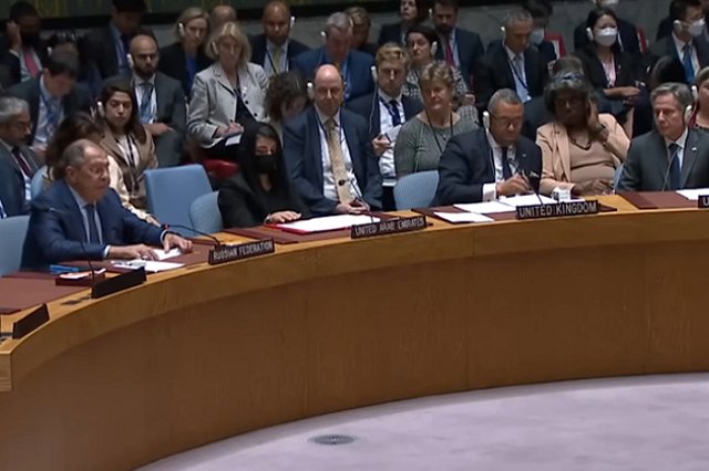 Лавров: Республики Донбасса делают то, что им сказал Зеленский — возвращаются в Россию