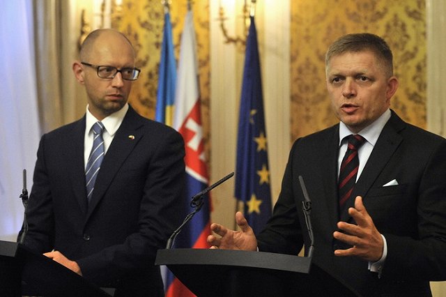 Яценюк обиделся на европейские компании из-за «Северного потока-2»