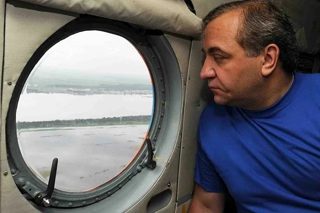 Глава МЧС устроит совещание по паводку и пожарам на Урале прямо в Кольцово